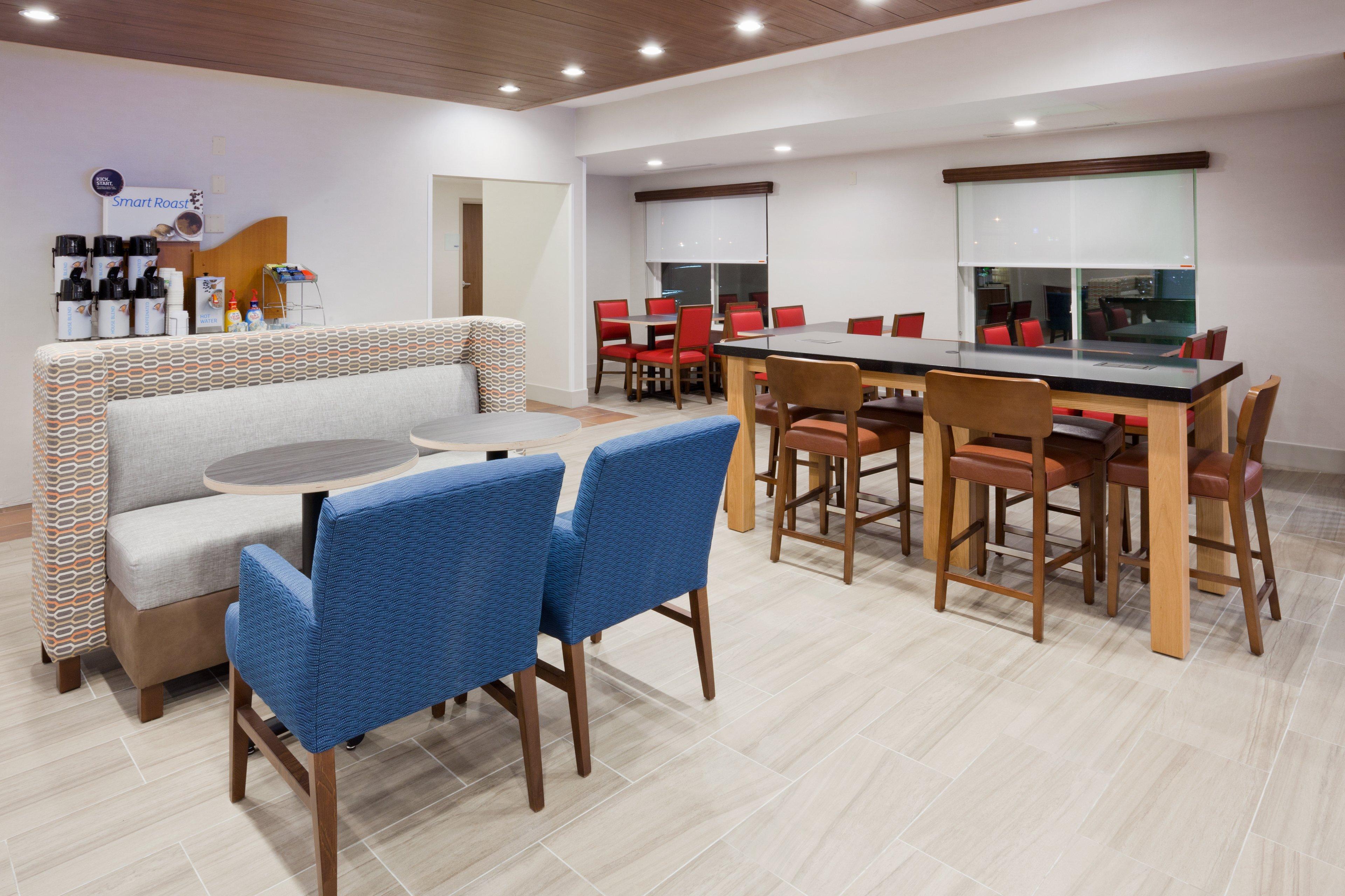Holiday Inn Express & Suites - Dickinson By Ihg Exterior foto