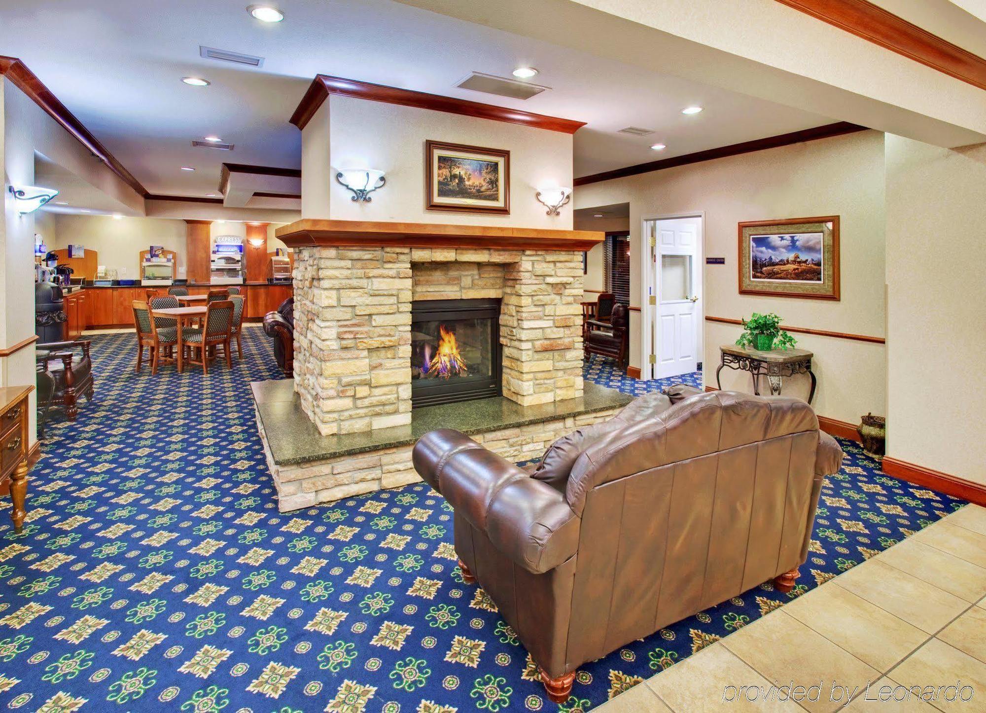 Holiday Inn Express & Suites - Dickinson By Ihg Interior foto