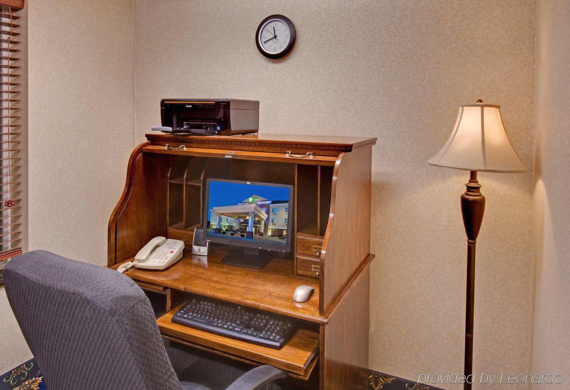 Holiday Inn Express & Suites - Dickinson By Ihg Einrichtungen foto