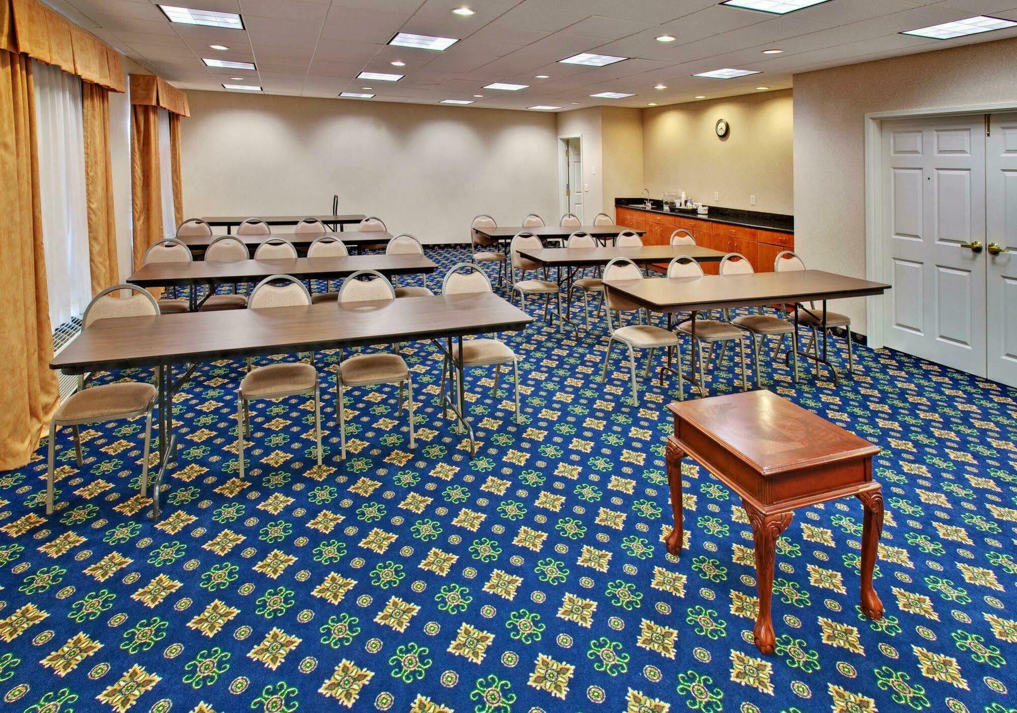 Holiday Inn Express & Suites - Dickinson By Ihg Einrichtungen foto